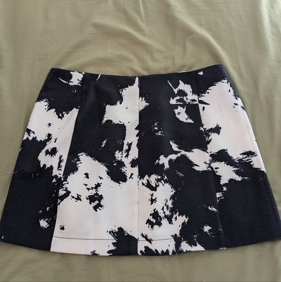Urban Outfitters Black and White Mini Skirt - Picture 2 of 3